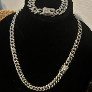 Fashion bracelet and necklace set